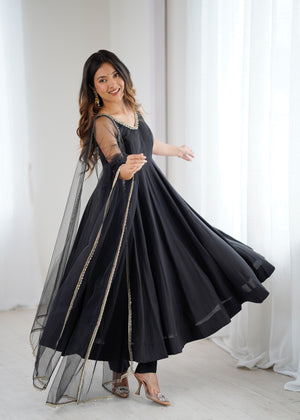 Roman Chanderi Silk Embroidered Anarkali Set – Black