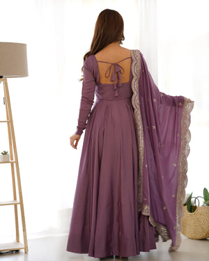 Roman Chanderi Silk Embroidered Anarkali Set – Mauve