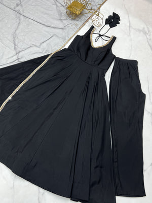 Roman Chanderi Silk Embroidered Anarkali Set – Black