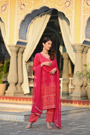 Chinon Silk Printed Kurta Pant Dupatta Set – Peach