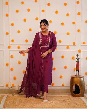 Rayon Slub Embroidered Kurta Pant Dupatta Set – Wine