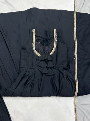 Roman Chanderi Silk Embroidered Anarkali Set – Black
