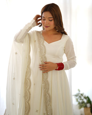 Roman Chanderi Silk Embroidered Anarkali Set – Off White