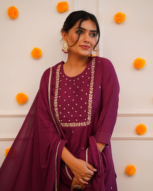 Rayon Slub Embroidered Kurta Pant Dupatta Set – Wine