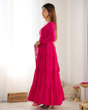 Roman Chanderi Silk Embroidered Anarkali Set – Red
