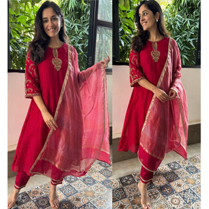Chanderi Viscose Embroidered Kurta Pant Dupatta Set – Red