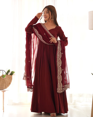 Roman Chanderi Silk Embroidered Anarkali Set – Maroon