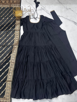 Roman Chanderi Silk Embroidered Anarkali Set – Black