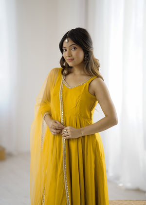 Roman Chanderi Silk Embroidered Anarkali Set – Yellow