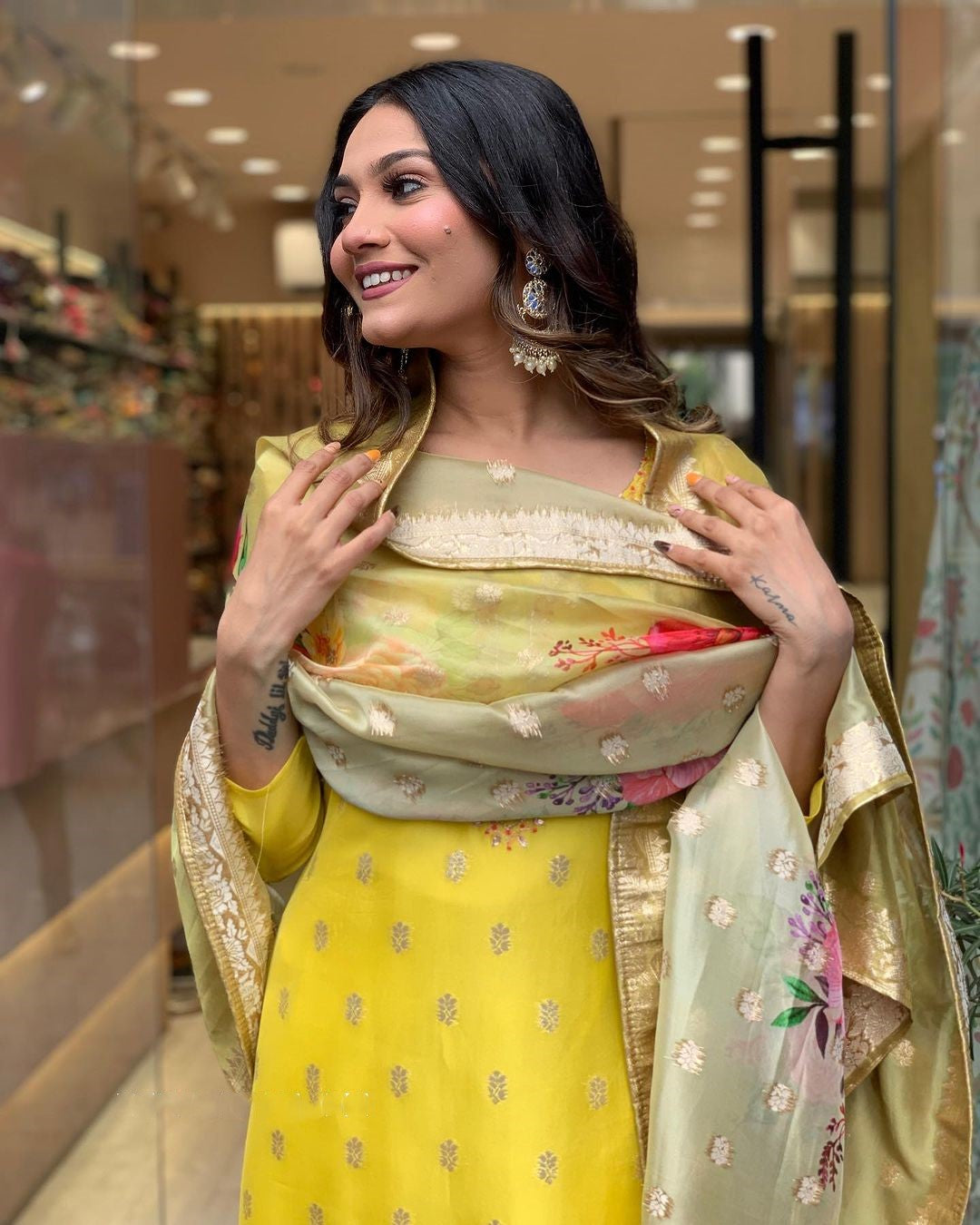 Viscose Organza Jacquard Embroidered Kurta Pant Dupatta Set – Lime Green