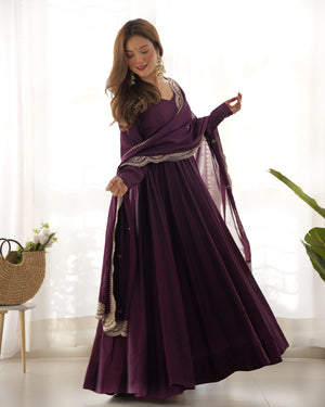 Roman Chanderi Silk Embroidered Anarkali Set – Wine