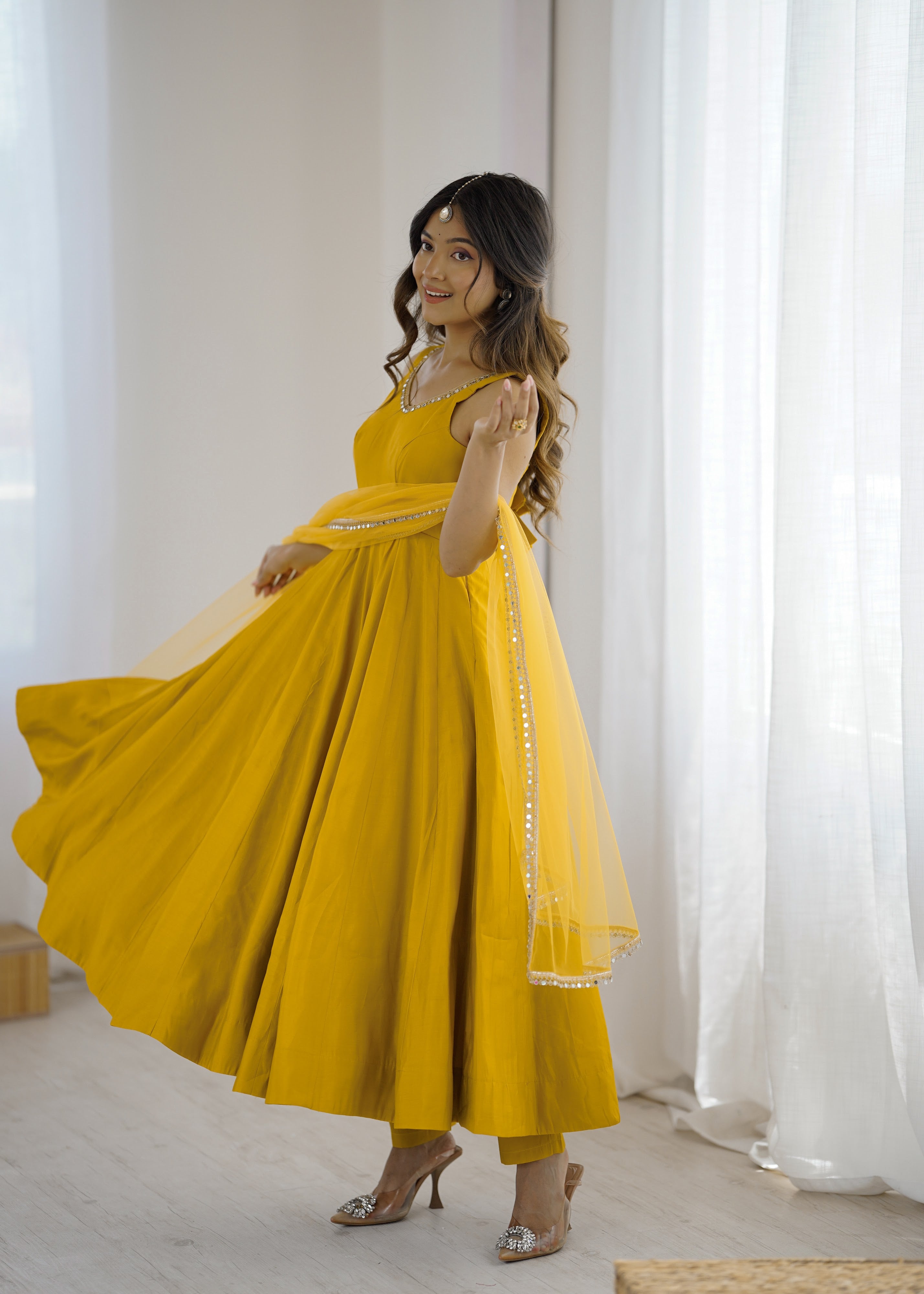Roman Chanderi Silk Embroidered Anarkali Set – Yellow