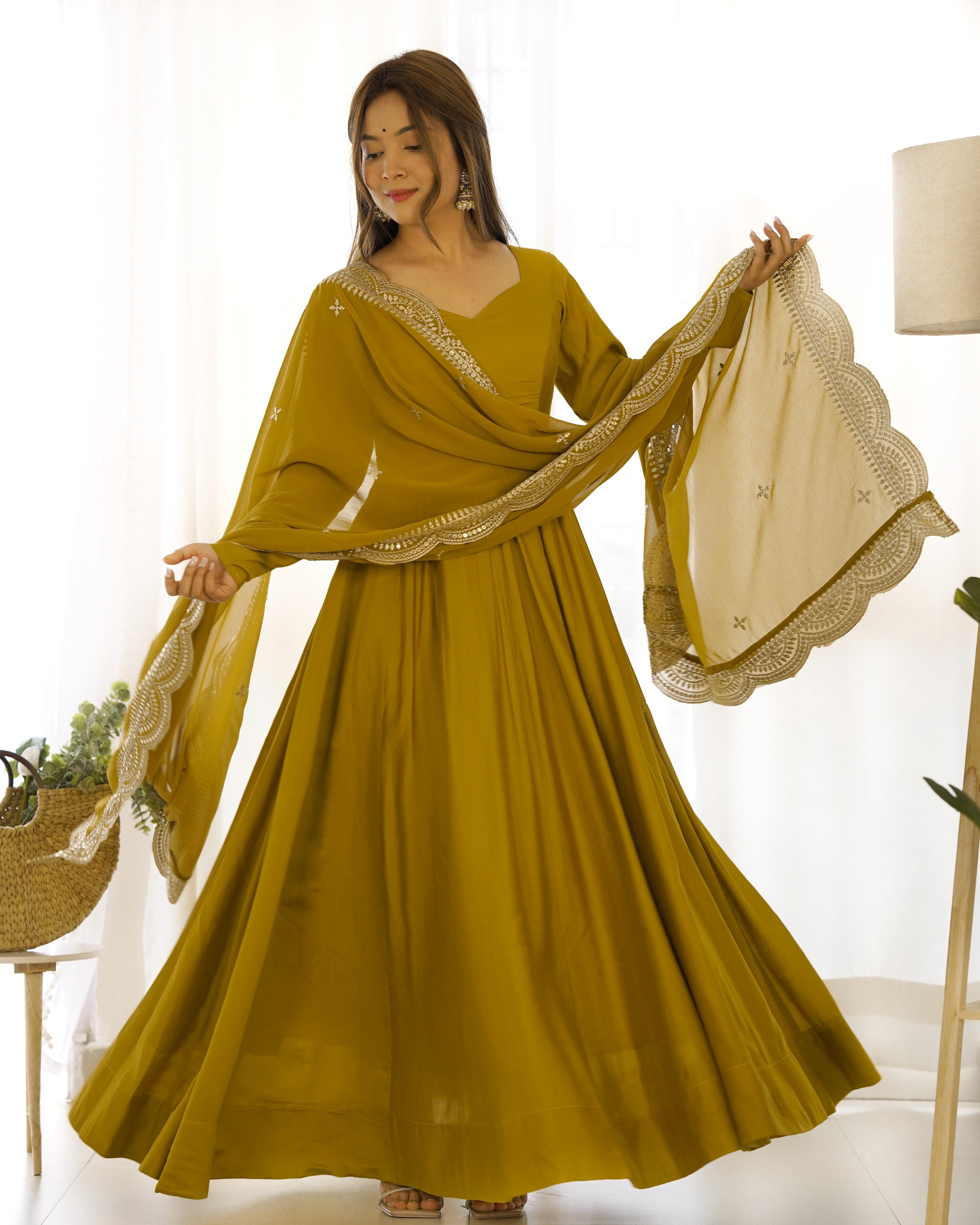Roman Chanderi Silk Embroidered Anarkali Set – Musterd