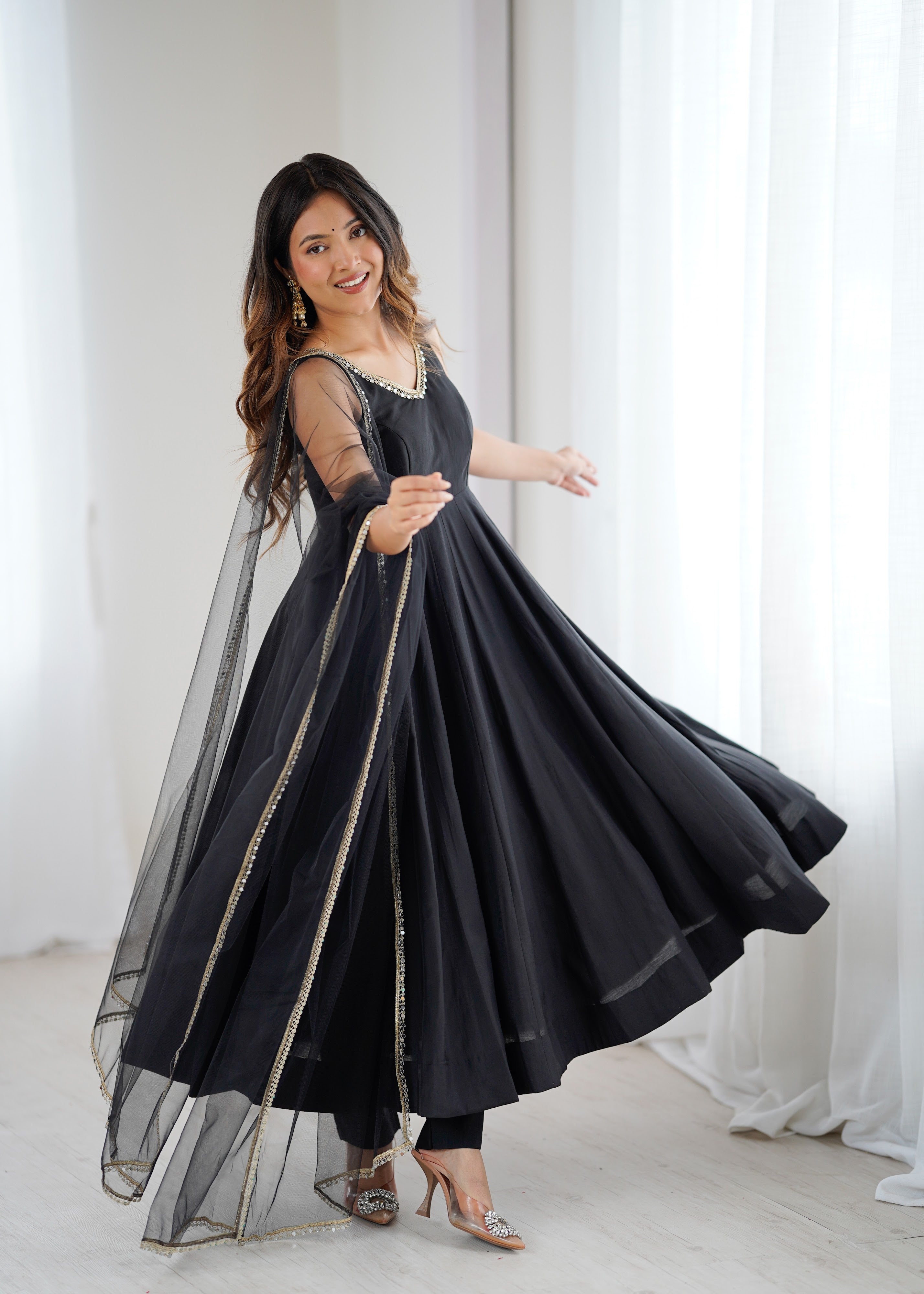 Roman Chanderi Silk Embroidered Anarkali Set – Black