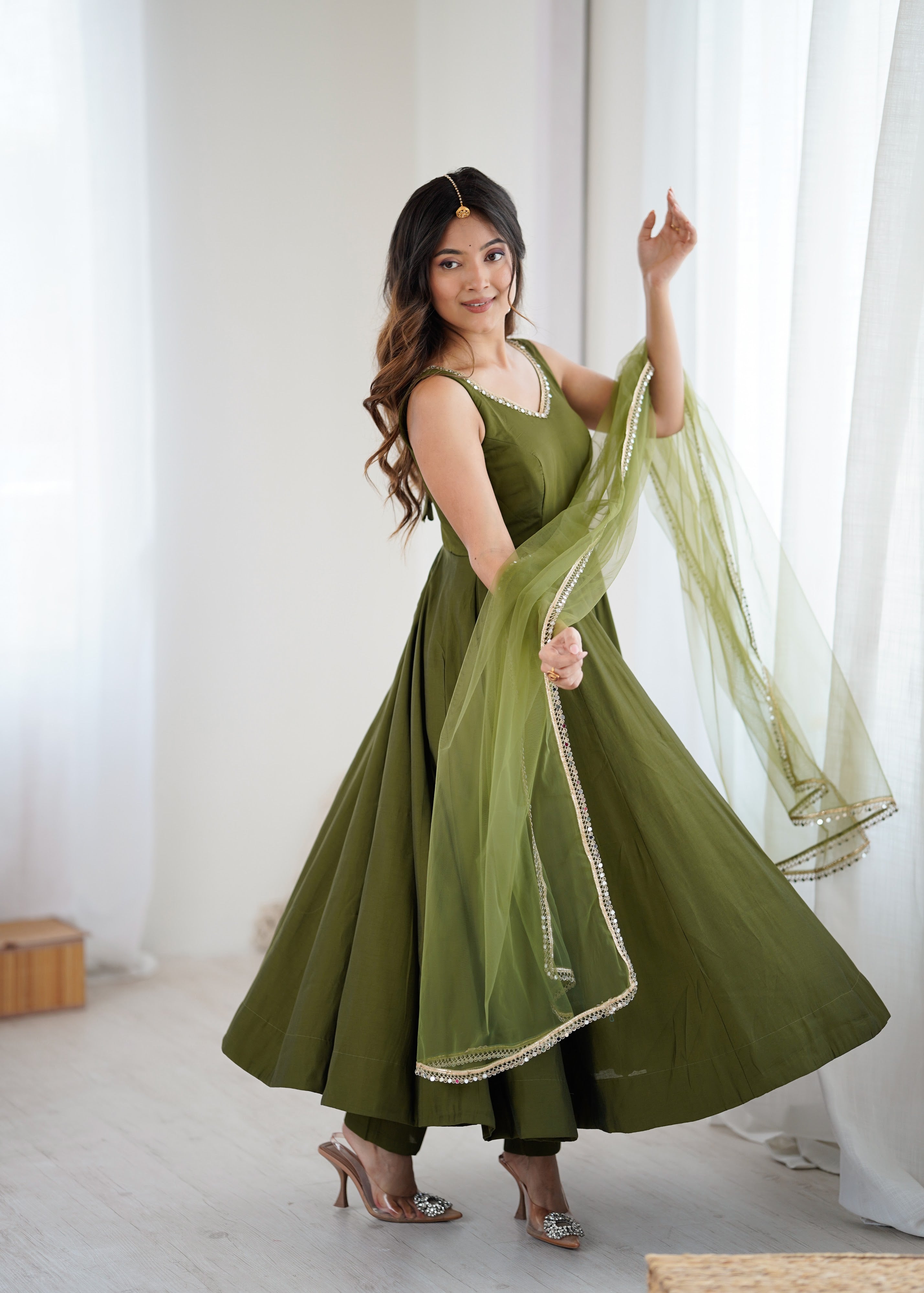 Roman Chanderi Silk Embroidered Anarkali Set – Mehndi