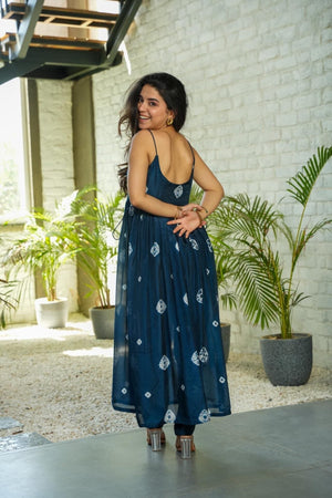 Tabby Silk Printed Kurta Pant Set – Navy Blue
