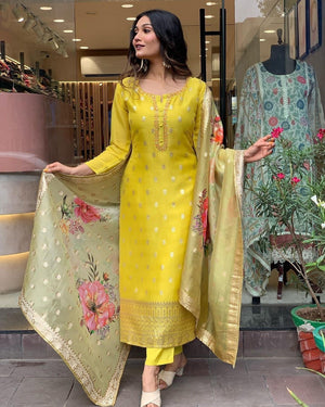 Viscose Organza Jacquard Embroidered Kurta Pant Dupatta Set – Lime Green