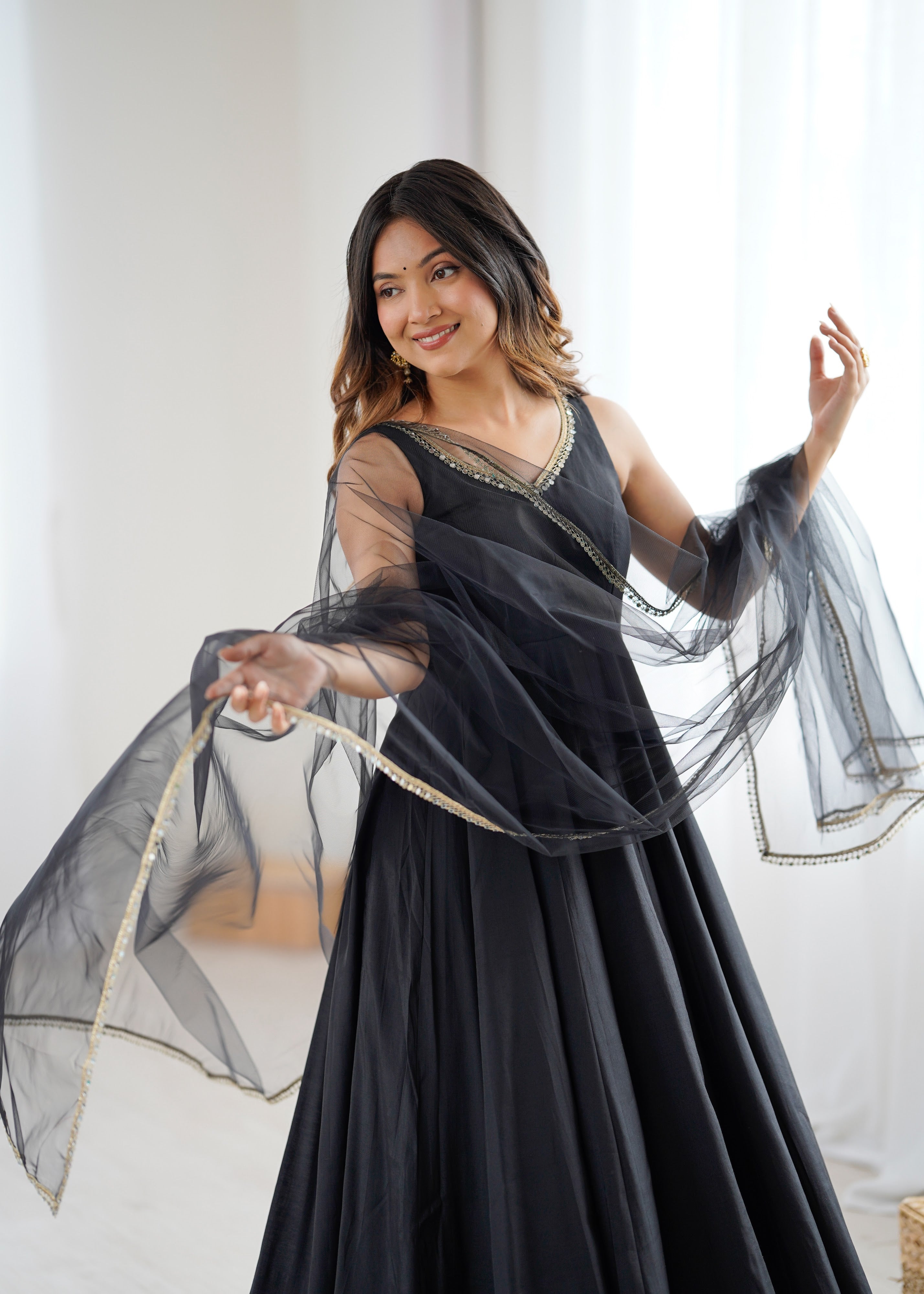 Roman Chanderi Silk Embroidered Anarkali Set – Black