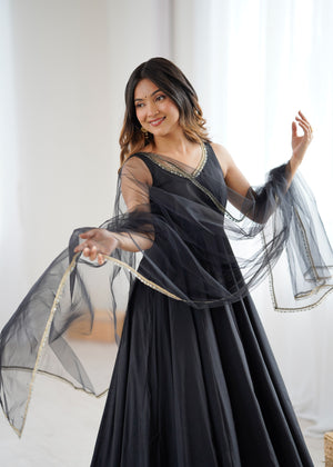 Roman Chanderi Silk Embroidered Anarkali Set – Black