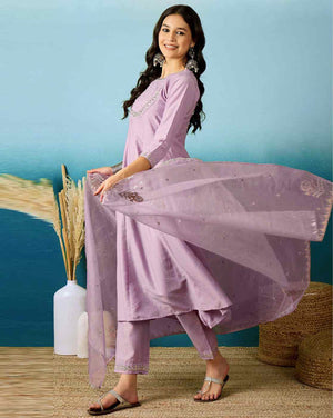 Silk Blend Embroidered Kurta Pant Dupatta Set – Lavender