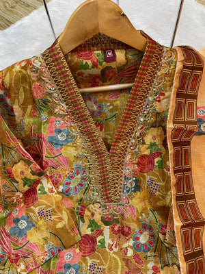Zarna Silk Embroidered Straight Kurti Set – Cocoa Brown