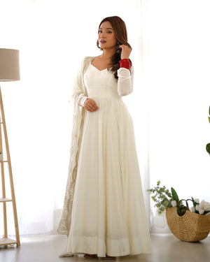 Roman Chanderi Silk Embroidered Anarkali Set – Off White