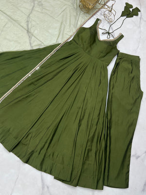 Roman Chanderi Silk Embroidered Anarkali Set – Mehndi