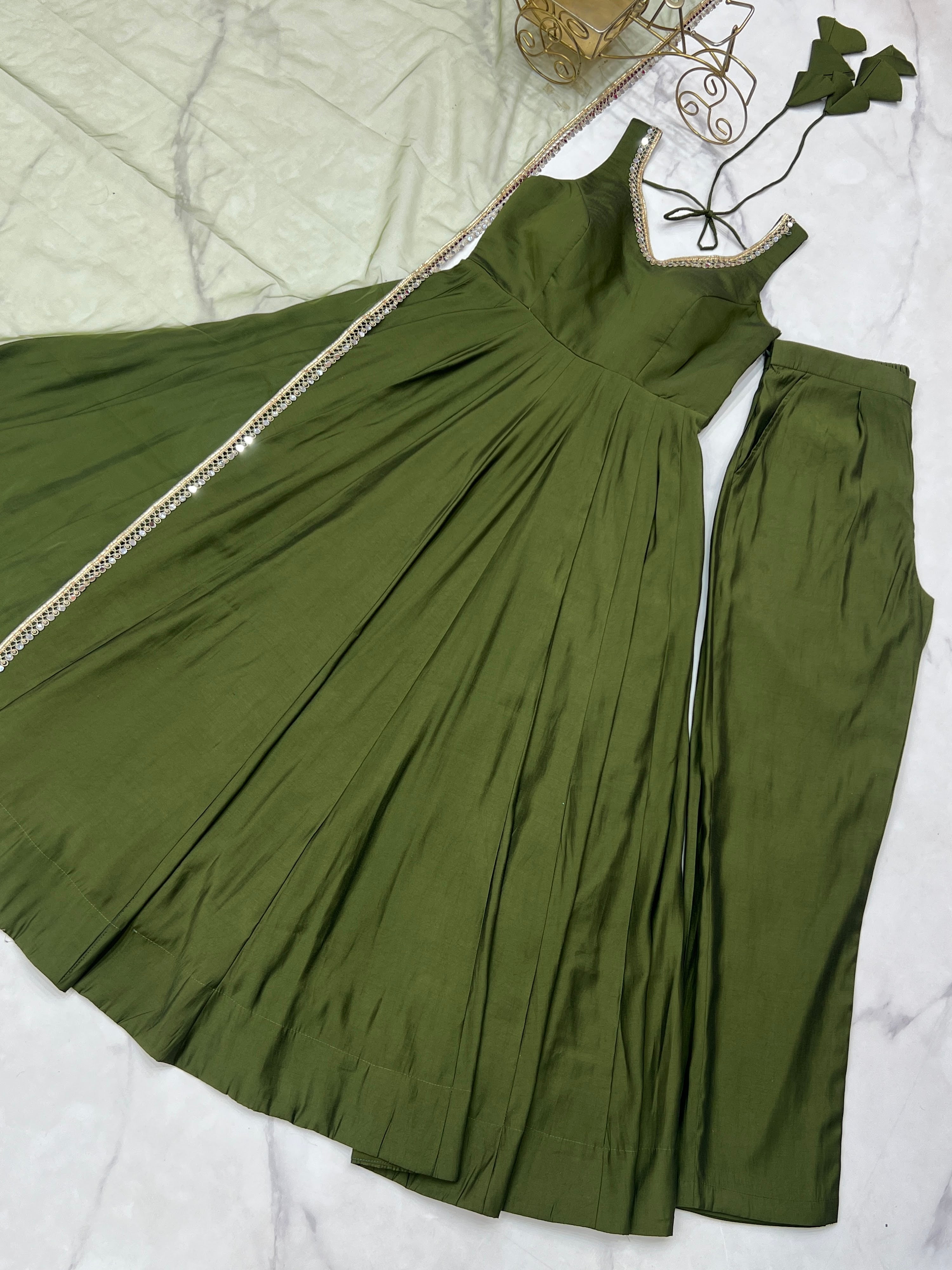 Roman Chanderi Silk Embroidered Anarkali Set – Mehndi