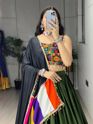 Navratri Mehendi Gamthi Mirror Work Lehenga Set