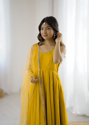 Roman Chanderi Silk Embroidered Anarkali Set – Yellow