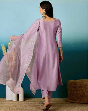 Silk Blend Embroidered Kurta Pant Dupatta Set – Lavender