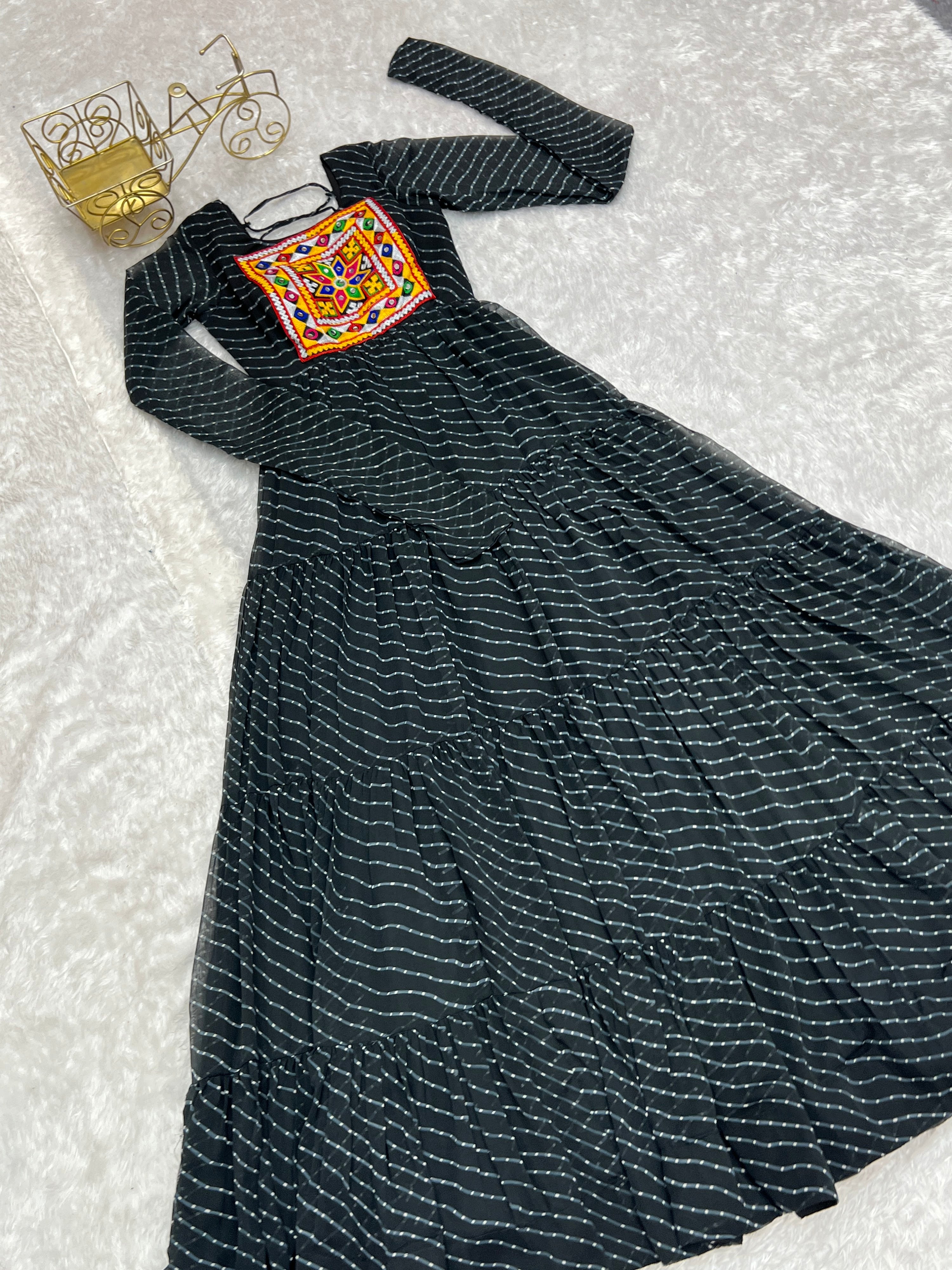 Georgette Printed Gown Set – Black