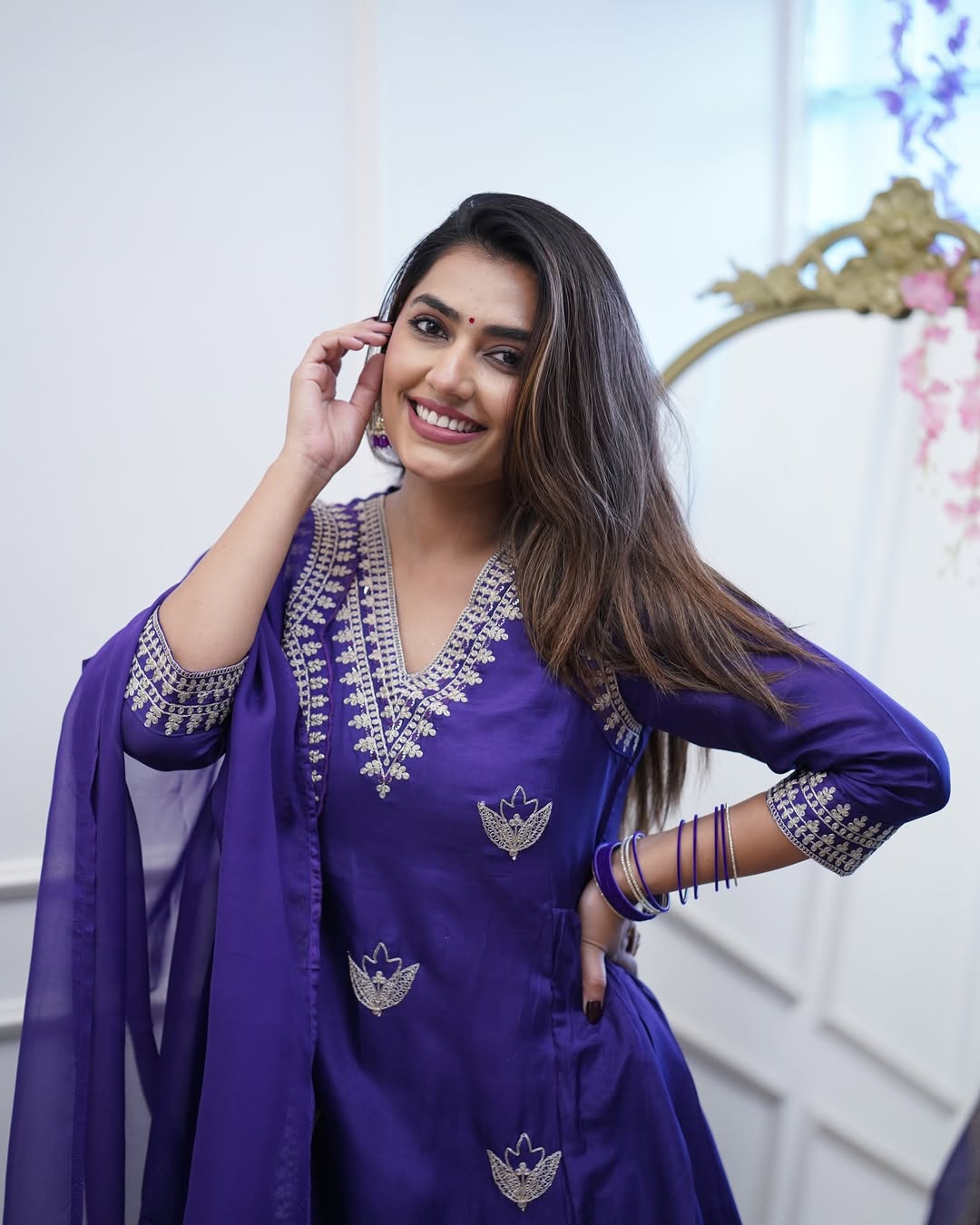 Pv Chanderi Embroidered Kurta Pant Dupatta Set – Purple