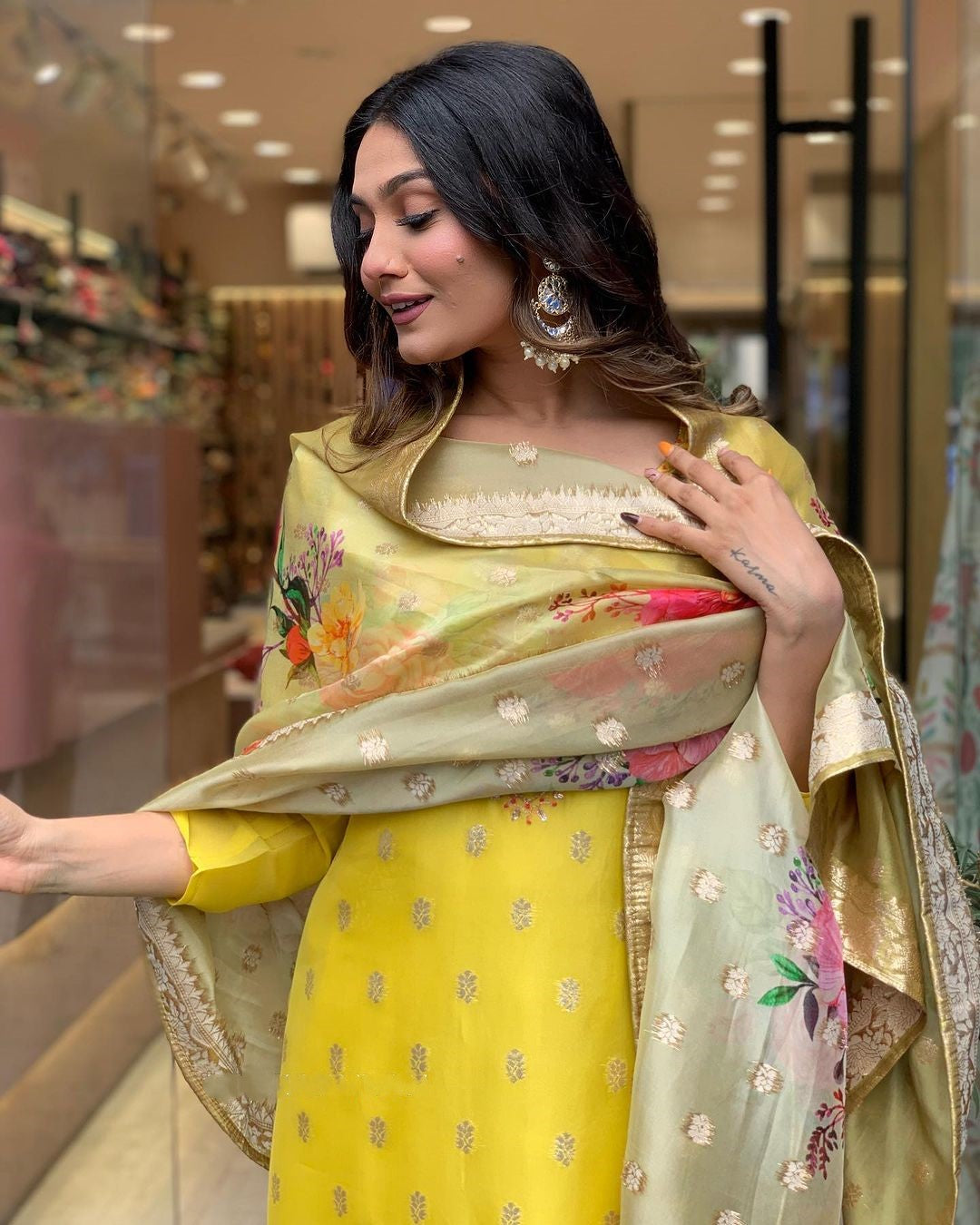 Viscose Organza Jacquard Embroidered Kurta Pant Dupatta Set – Lime Green