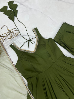 Roman Chanderi Silk Embroidered Anarkali Set – Mehndi