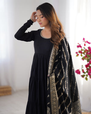 Roman Chanderi Silk Embroidered Anarkali Set – Black