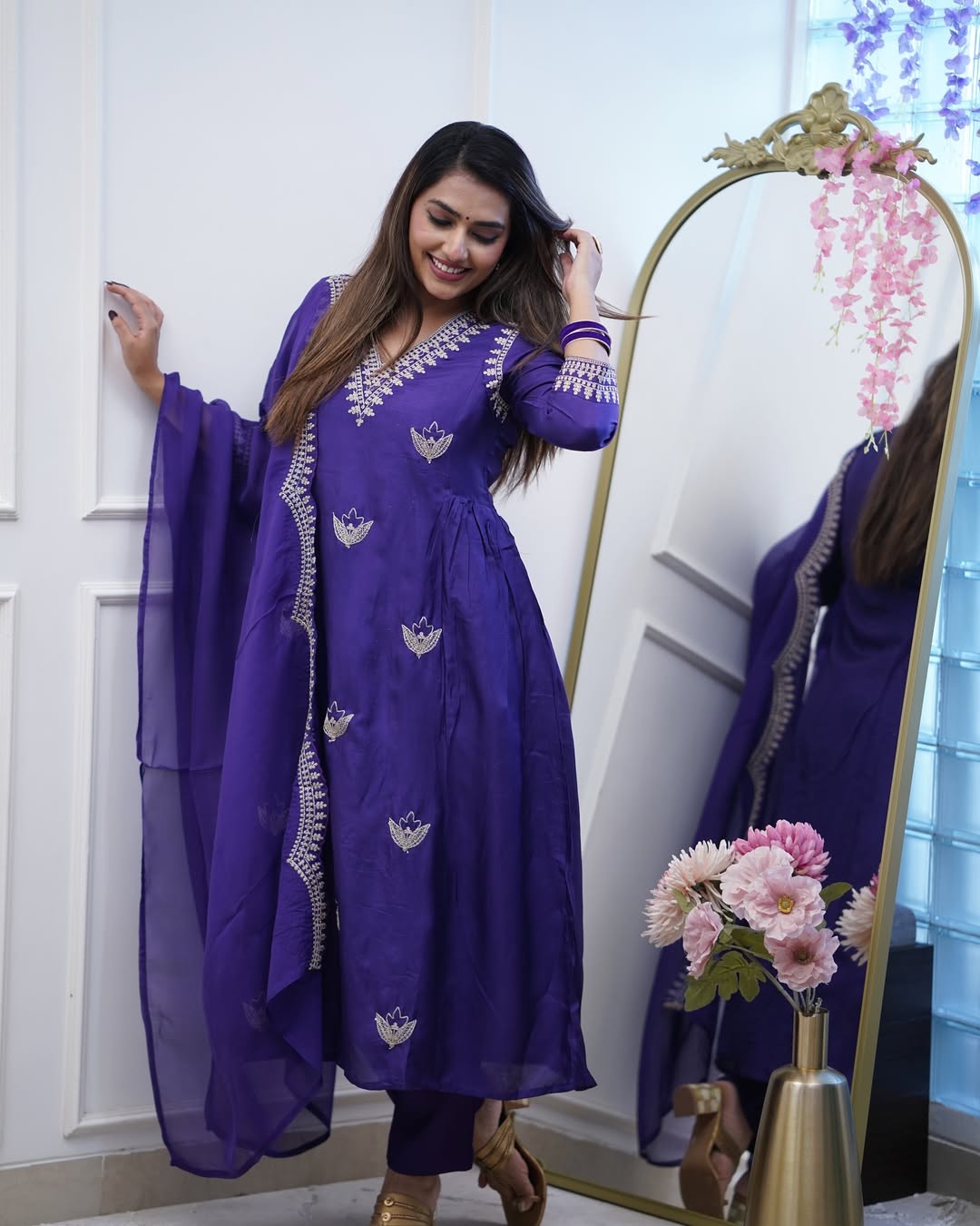 Pv Chanderi Embroidered Kurta Pant Dupatta Set – Purple