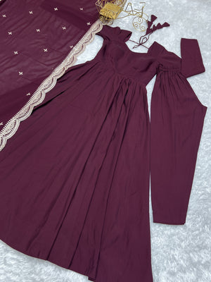 Roman Chanderi Silk Embroidered Anarkali Set – Wine