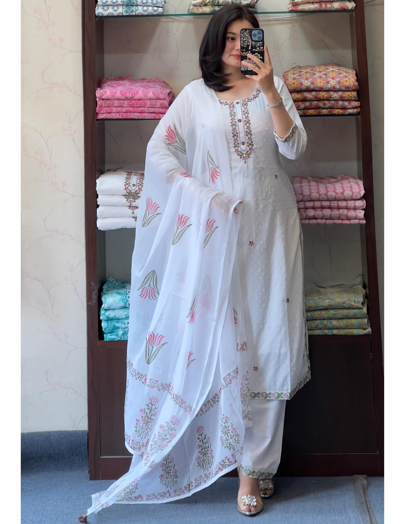 Georgette Butti Embroidered Kurta Pant Dupatta Set – Ivory