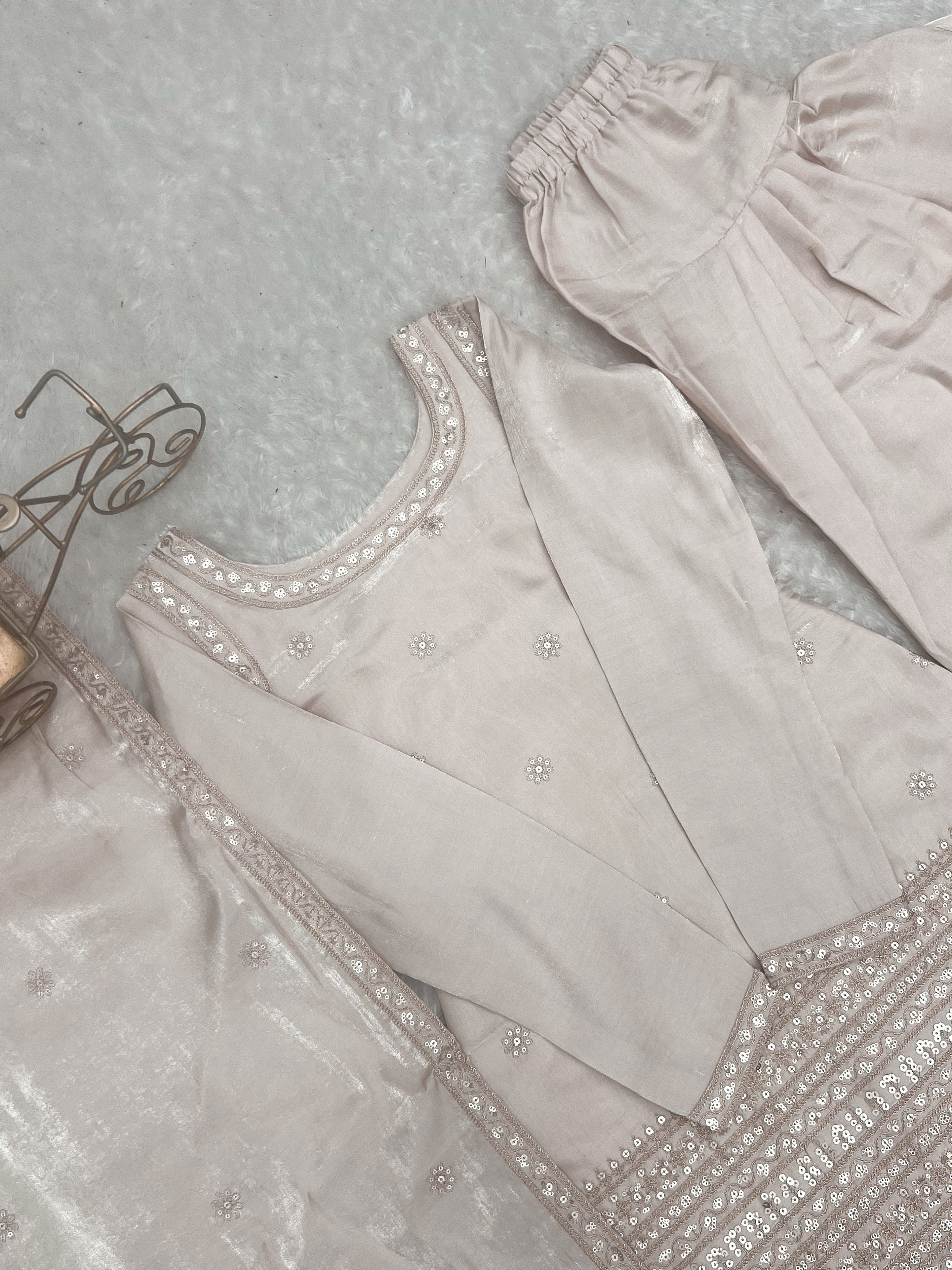 Glass Roman Silk Embroidered Kurta-Farshi Set – Ivory