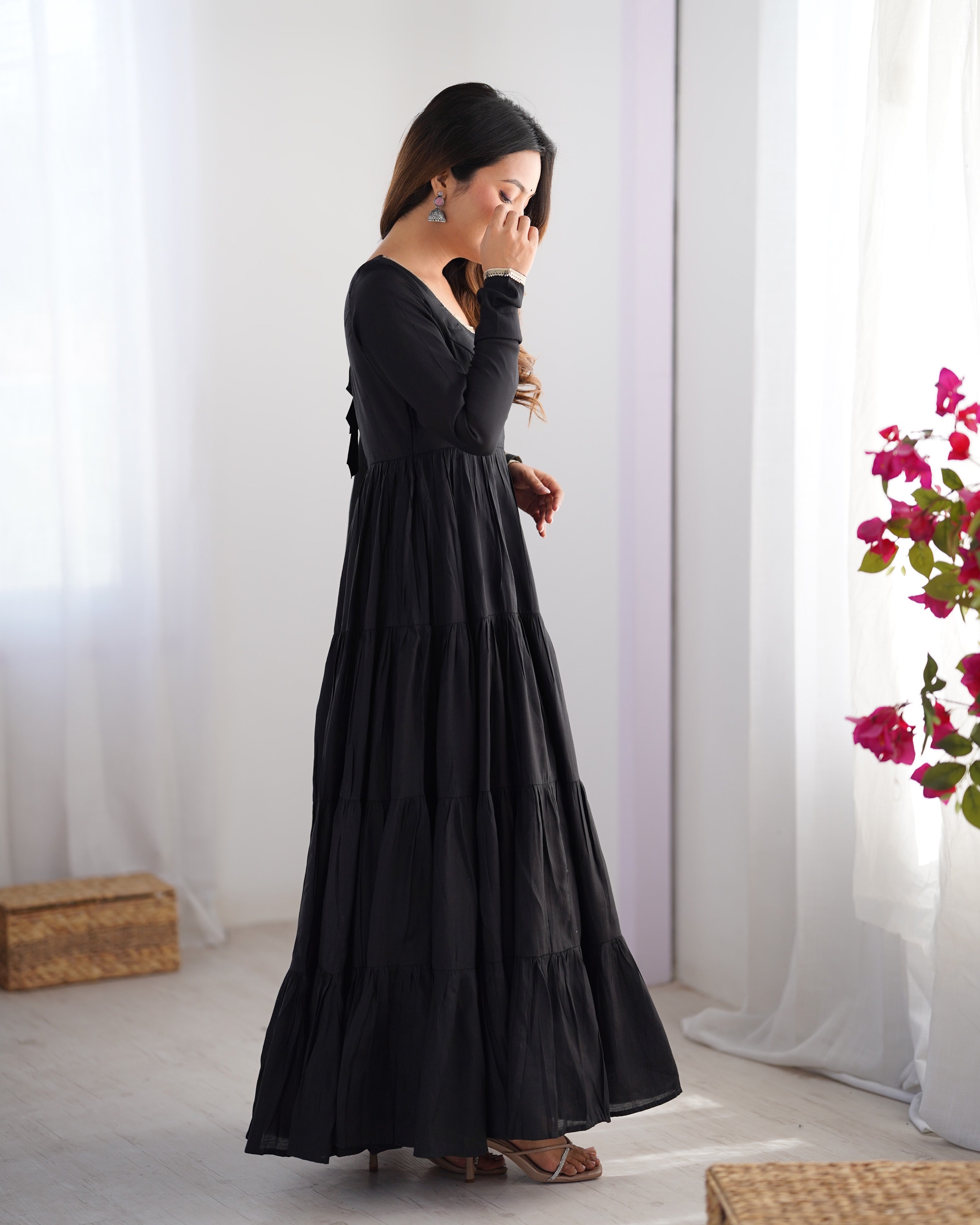 Roman Chanderi Silk Embroidered Anarkali Set – Black