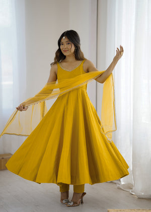 Roman Chanderi Silk Embroidered Anarkali Set – Yellow