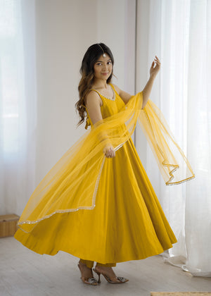 Roman Chanderi Silk Embroidered Anarkali Set – Yellow