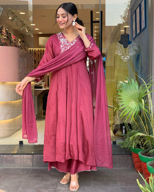 Viscose Chinon Embroidered Kurta Pant Dupatta Set – Dusty Rose
