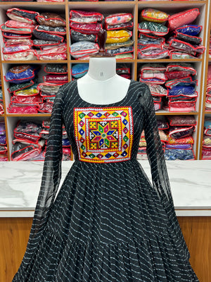 Georgette Printed Gown Set – Black