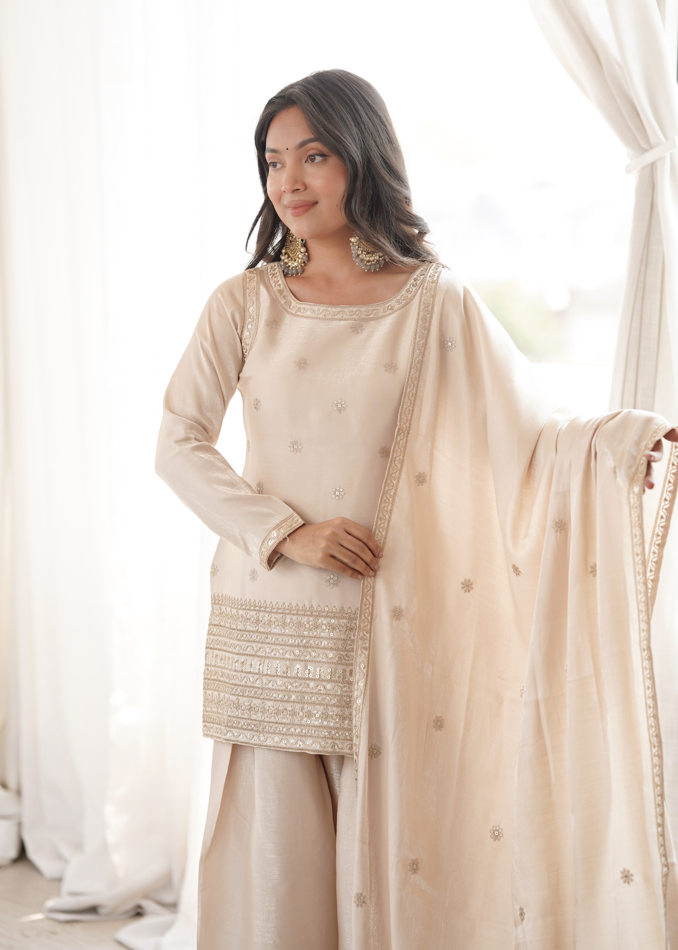 Glass Roman Silk Embroidered Kurta-Farshi Set – Ivory