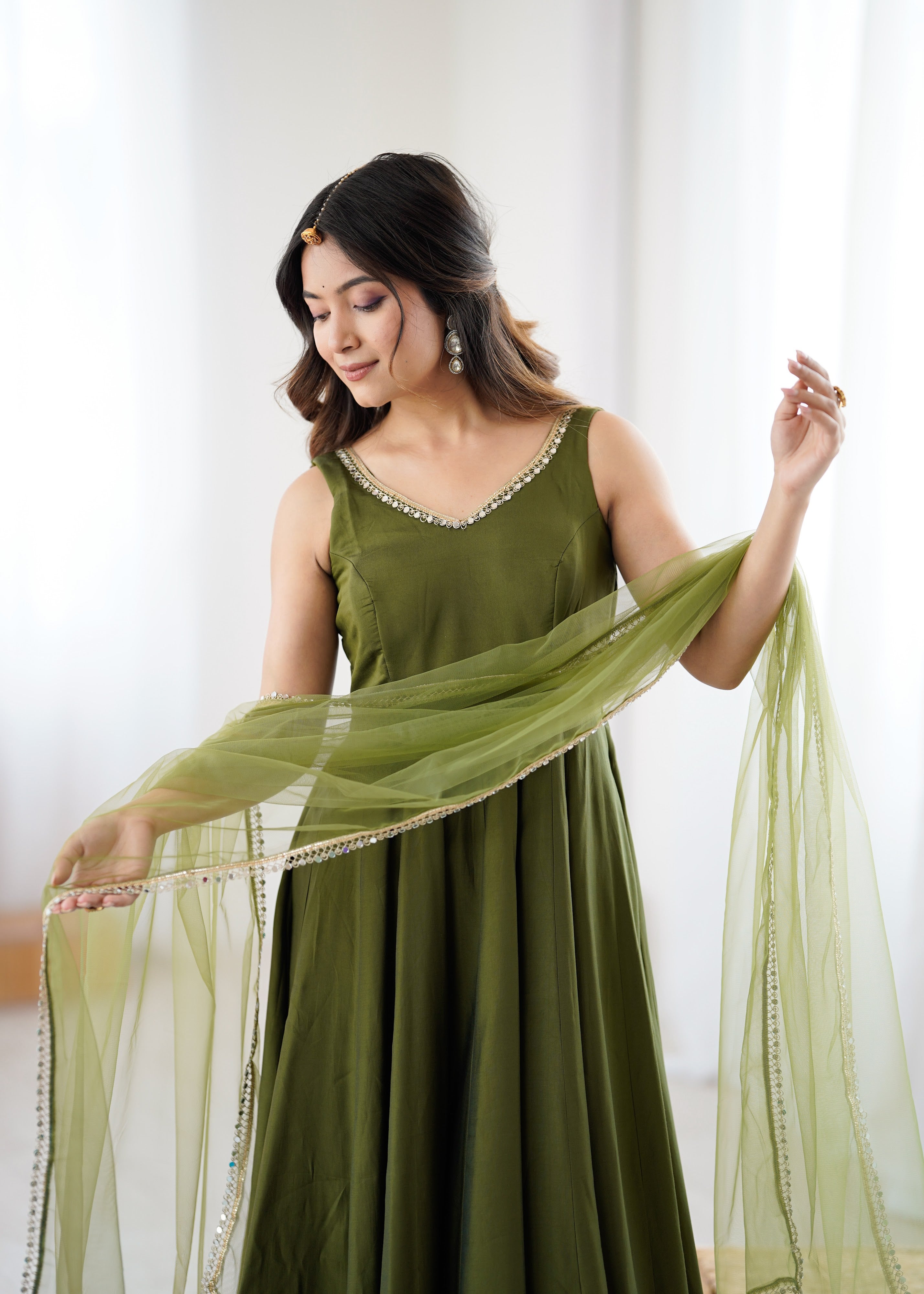 Roman Chanderi Silk Embroidered Anarkali Set – Mehndi