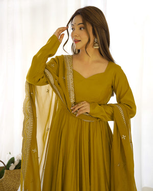 Roman Chanderi Silk Embroidered Anarkali Set – Musterd