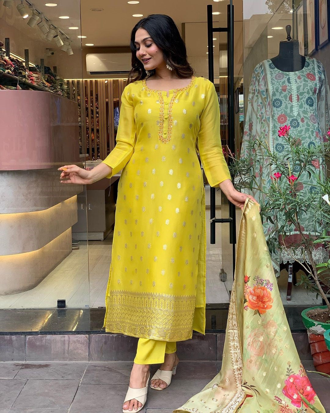 Viscose Organza Jacquard Embroidered Kurta Pant Dupatta Set – Lime Green
