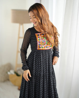Georgette Printed Gown Set – Black